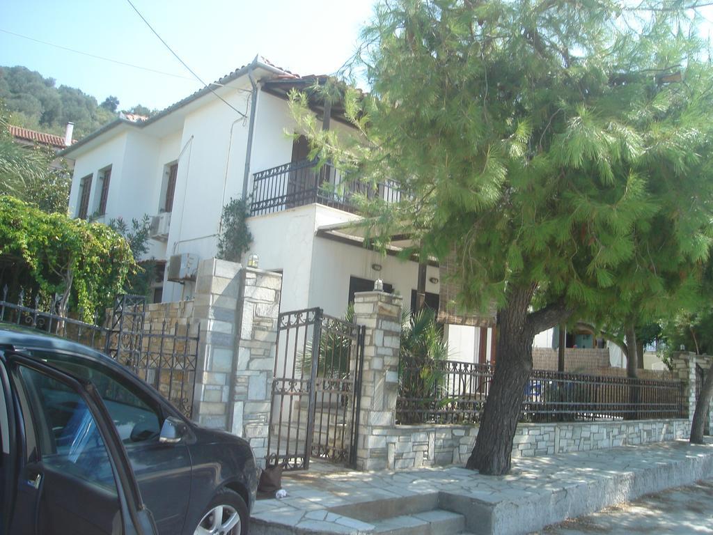 Stelios Seaside House Villa Lefokastro Exterior photo