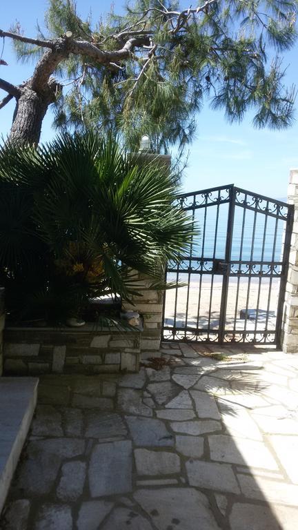 Stelios Seaside House Villa Lefokastro Exterior photo